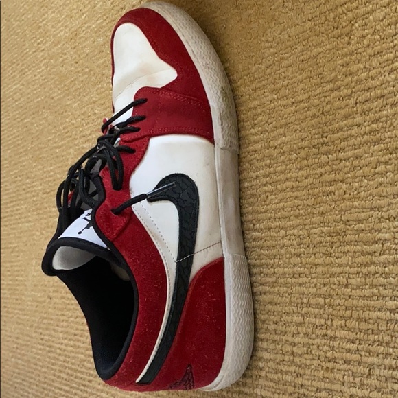 Jordan Retro 1 (Low) - Picture 2 of 4